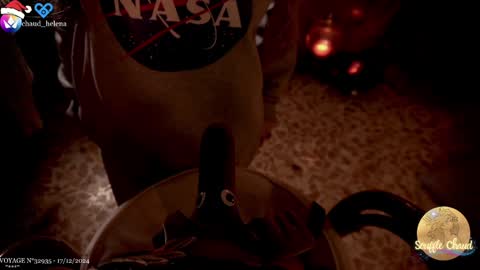 Snapshot of souffle_chaud chatting on 12/18/24, 12:10 . . online show from 12/18/24, 12:10