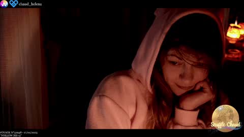 Snapshot of souffle_chaud chatting on 01/17/25, 09:50 . . online show from 01/17/25, 09:50