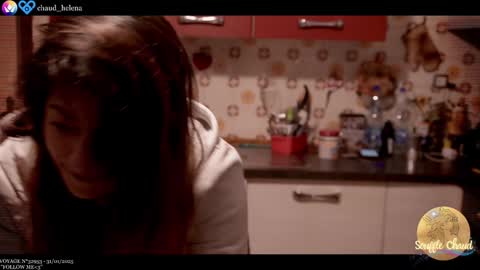 Snapshot of souffle_chaud chatting on 01/31/25, 08:11 . . online show from 01/31/25, 08:11