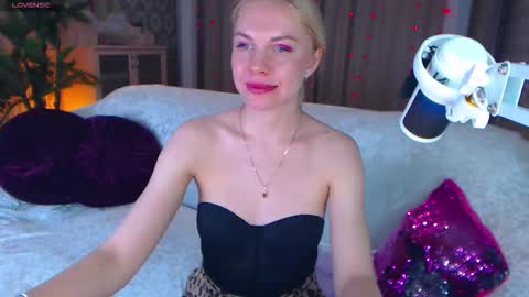 Snapshot of soul_liza chatting on 11/27/25, 07:10 Lisa online show from 11/27/25, 07:10