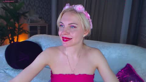 Snapshot of soul_liza chatting on 12/01/25, 07:02 Lisa online show from 12/01/25, 07:02
