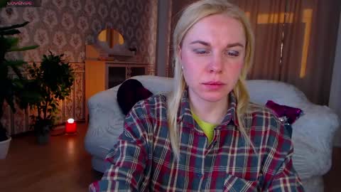 Snapshot of soul_liza chatting on 04/05/26, 01:36 Lisa online show from 04/05/26, 01:36