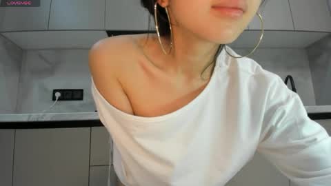 Mia online show from 06/02/26, 03:36