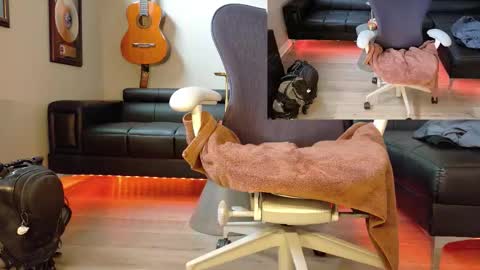 Snapshot of soundingslutslave chatting on 10/22/25, 04:40 soundingslutslave online show from 10/22/25, 04:40