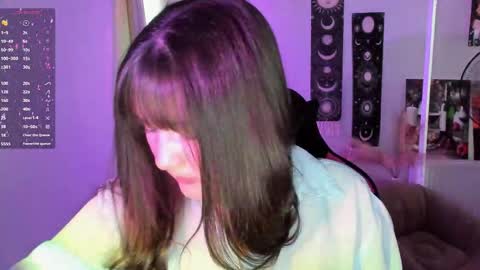 Snapshot of sour_cherry_ chatting on 05/31/26, 12:12 Jennie online show from 05/31/26, 12:12