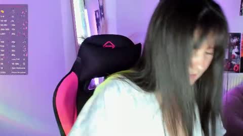Snapshot of sour_cherry_ chatting on 06/11/26, 09:29 Jennie online show from 06/11/26, 09:29