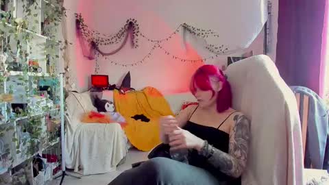 Leah online show from 09/11/25, 03:01