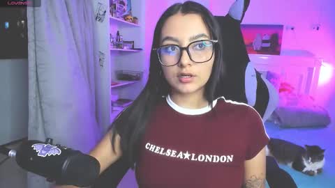 Lili online show from 10/31/25, 12:11