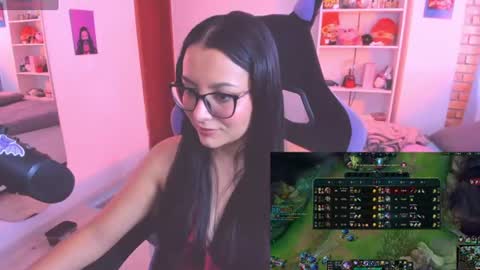 Lili online show from 06/19/26, 04:33
