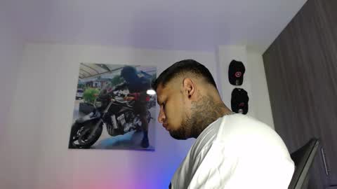 Snapshot of soy_apolo chatting on 11/26/25, 12:17 soy_apolo online show from 11/26/25, 12:17