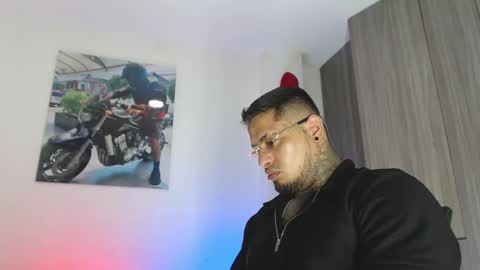 Snapshot of soy_apolo chatting on 12/18/25, 05:08 soy_apolo online show from 12/18/25, 05:08