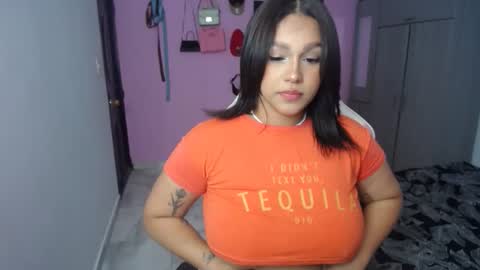 Snapshot of soy_cristal4920 chatting on 11/21/25, 11:36 Cristal online show from 11/21/25, 11:36