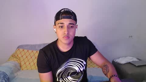 Snapshot of soy_yoel chatting on 02/18/25, 08:38 soy_yoel online show from 02/18/25, 08:38