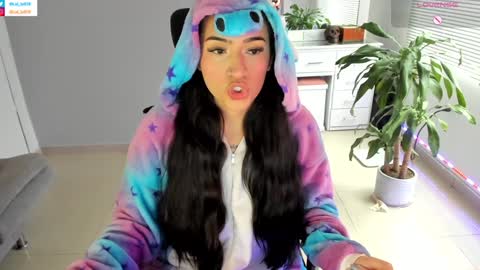 Luisa    online show from 01/06/25, 09:54