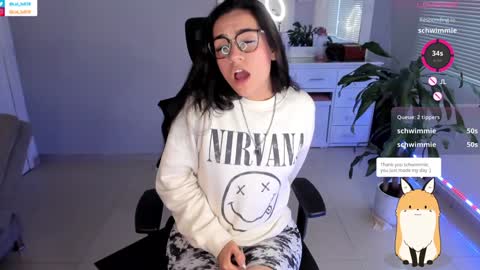 Luisa    online show from 01/10/25, 10:46