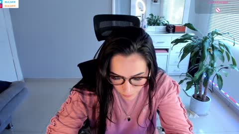 Luisa    online show from 01/12/25, 09:08