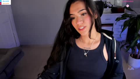 Luisa    online show from 01/16/25, 01:37