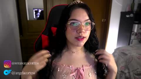 Snapshot of soyangelacortes chatting on 10/27/25, 02:37 soyangelacortes online show from 10/27/25, 02:37