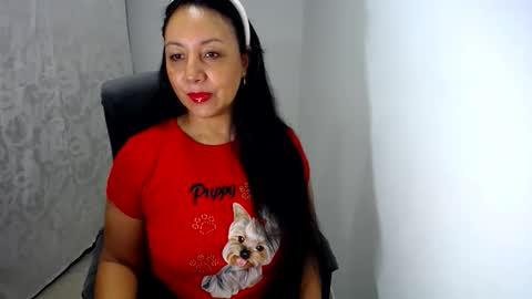 Snapshot of soyelena46 chatting on 06/08/26, 12:05 soy Elena online show from 06/08/26, 12:05