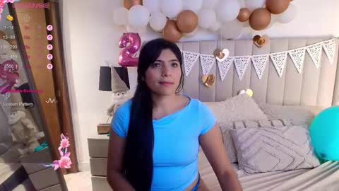 Snapshot of soyhinata__ chatting on 12/22/25, 01:46 Adeline independent model online show from 12/22/25, 01:46
