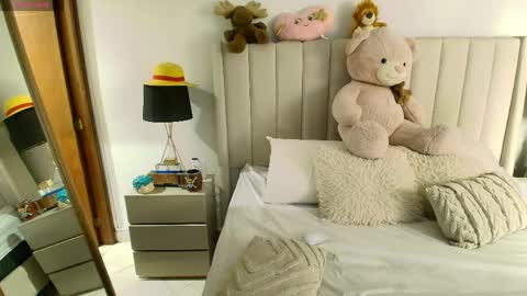 Snapshot of soyhinata__ chatting on 04/08/26, 02:11 Adeline independent model online show from 04/08/26, 02:11