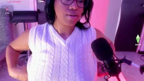 Snapshot of soymaria_ chatting on 02/14/26, 06:26 online show from 02/14/26, 06:26