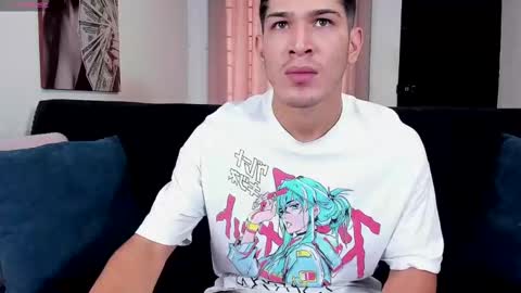 Snapshot of soyraydimarco_ chatting on 10/03/25, 01:52 RayDimarco  independent model online show from 10/03/25, 01:52