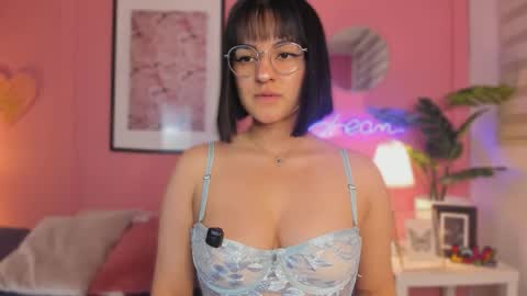 Aleja online show from 09/18/25, 06:04