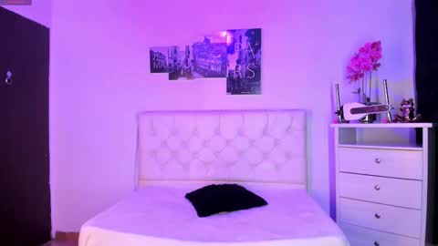      online show from 10/03/25, 01:02