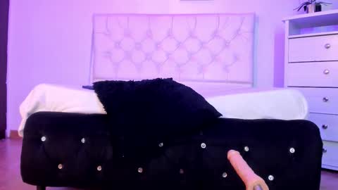      online show from 10/05/25, 01:15