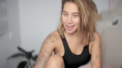 brisa  s online show from 02/15/25, 03:31