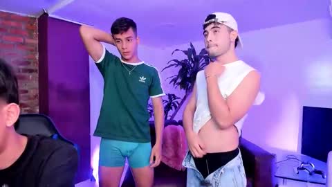 Snapshot of space_boys18 chatting on 10/09/25, 03:15 Gabo Lucas and Justin online show from 10/09/25, 03:15