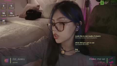 Snapshot of space_sexjs chatting on 10/19/25, 12:22 ali online show from 10/19/25, 12:22