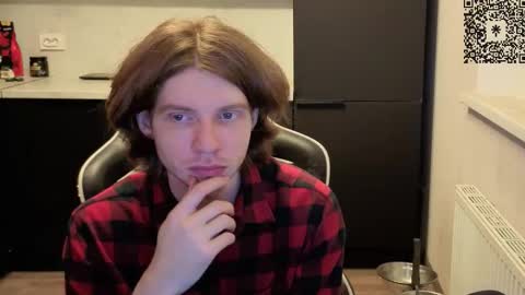 Snapshot of spaisenok chatting on 11/06/25, 10:43 Mike online show from 11/06/25, 10:43