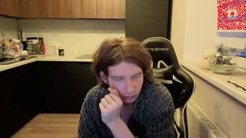 Snapshot of spaisenok chatting on 11/19/25, 01:33 Mike online show from 11/19/25, 01:33