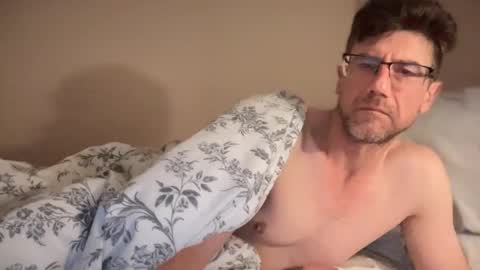 Snapshot of sparker1169 chatting on 12/03/24, 12:06 Dad online show from 12/03/24, 12:06