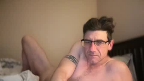 Snapshot of sparker1169 chatting on 01/06/25, 11:40 Dad online show from 01/06/25, 11:40