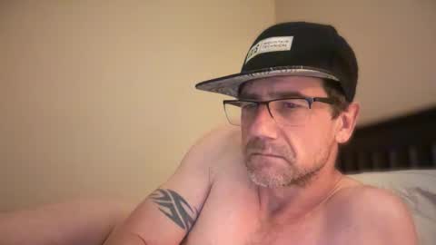 Snapshot of sparker1169 chatting on 01/12/25, 09:40 Dad online show from 01/12/25, 09:40