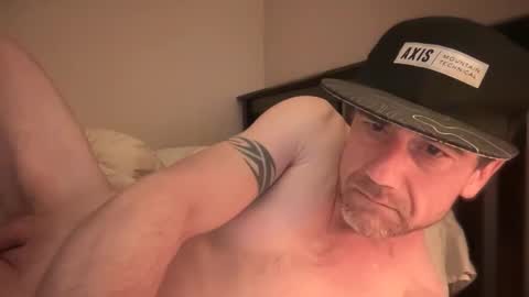 Snapshot of sparker1169 chatting on 01/12/25, 04:29 Dad online show from 01/12/25, 04:29