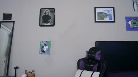 Tip 1 token  Follow me on instagram  Sparkle pinuppp online show from 11/05/25, 07:25