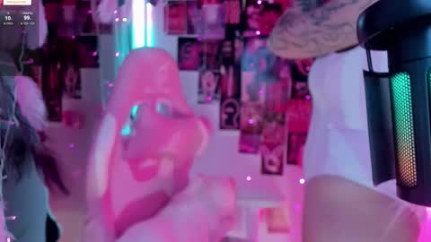 Snapshot of sparklemona chatting on 09/21/25, 02:35 SparkleMona online show from 09/21/25, 02:35