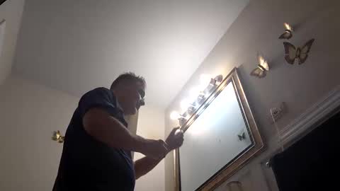 Snapshot of sparkyspeedway chatting on 10/31/25, 12:55 sparkyspeedway online show from 10/31/25, 12:55