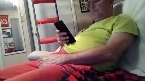 Snapshot of sparkyspeedway chatting on 12/16/25, 03:00 sparkyspeedway online show from 12/16/25, 03:00