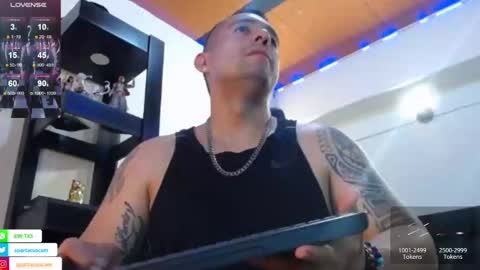 Snapshot of spartacus_cam chatting on 12/10/24, 05:39     online show from 12/10/24, 05:39