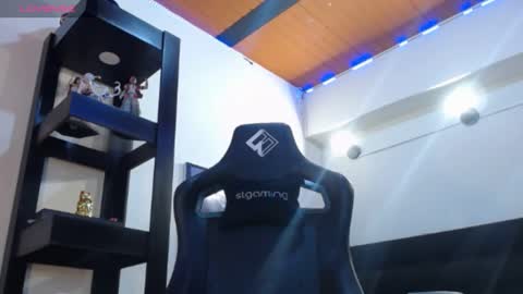 Snapshot of spartacus_cam chatting on 12/12/24, 06:14     online show from 12/12/24, 06:14