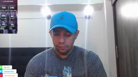 Snapshot of spartacus_cam chatting on 12/16/24, 08:41     online show from 12/16/24, 08:41