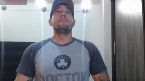 Snapshot of spartacus_cam chatting on 12/23/24, 09:05     online show from 12/23/24, 09:05