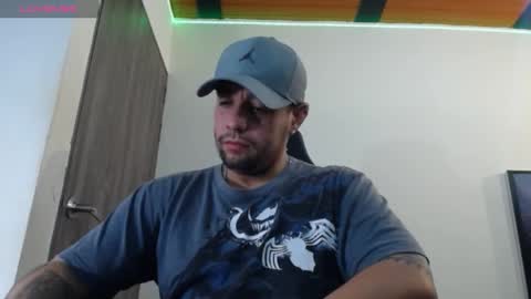 Snapshot of spartacus_cam chatting on 01/16/25, 05:42     online show from 01/16/25, 05:42