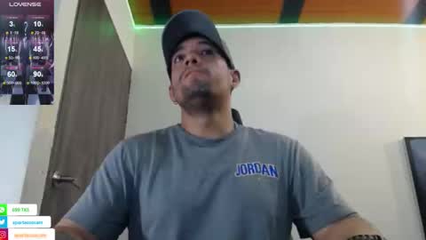 Snapshot of spartacus_cam chatting on 01/30/25, 05:41     online show from 01/30/25, 05:41