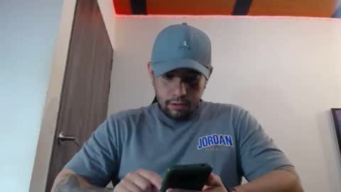 Snapshot of spartacus_cam chatting on 02/04/25, 05:10     online show from 02/04/25, 05:10